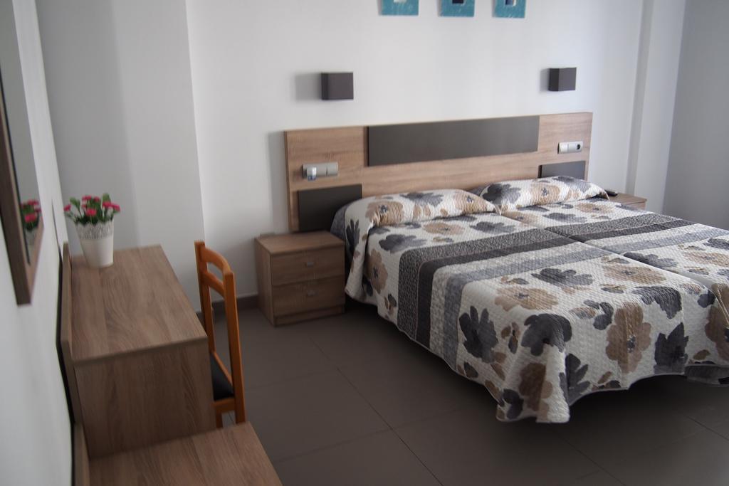 Hostal El Trovador 알테아 객실 사진